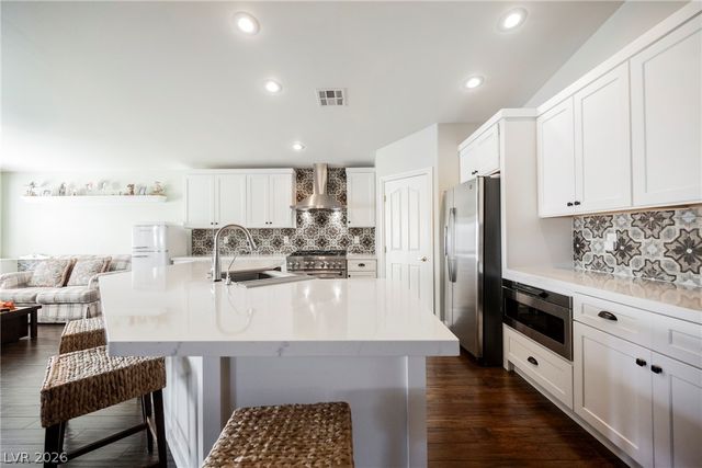 10246 Mountain Majesty Street, Las Vegas, NV 89131