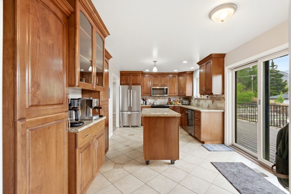 Image 12 of property listing at 2052 E 3780 S, Millcreek, UT 84109