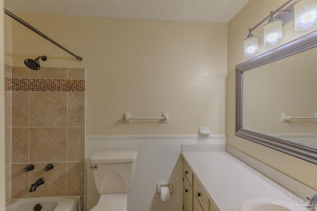 2700 Nandora Ave, Pensacola, FL 32526