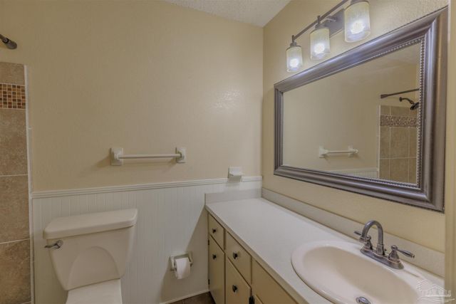 2700 Nandora Ave, Pensacola, FL 32526