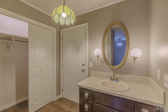 2700 Nandora Ave, Pensacola, FL 32526