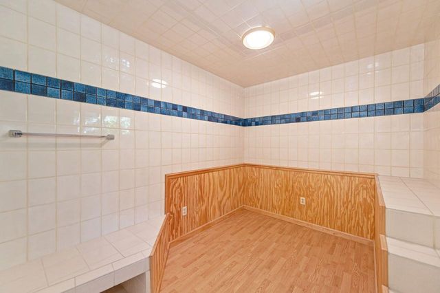 8163 Woodleaf Dr, Fair Oaks, CA 95628