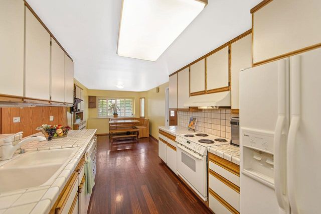 8163 Woodleaf Dr, Fair Oaks, CA 95628