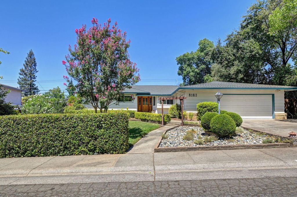 8163 Woodleaf Dr, Fair Oaks, CA 95628