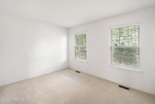 39 W Aspen Way, Aberdeen, NJ 07747