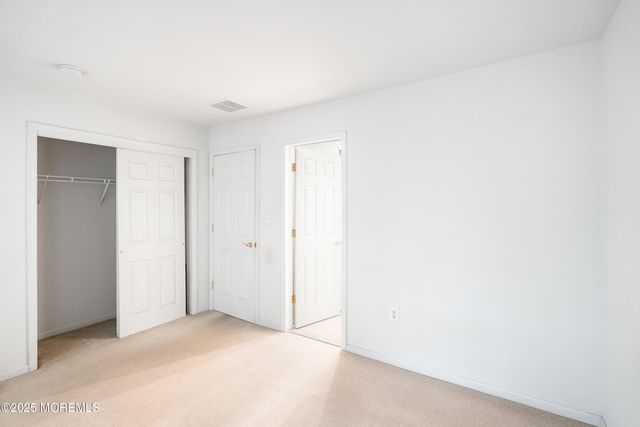 39 W Aspen Way, Aberdeen, NJ 07747