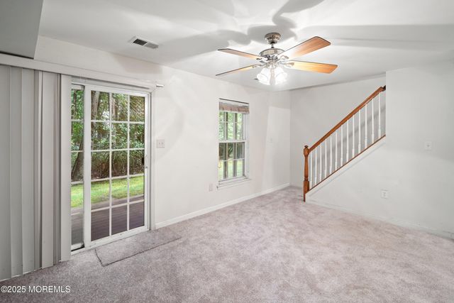 39 W Aspen Way, Aberdeen, NJ 07747