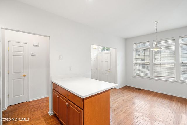 39 W Aspen Way, Aberdeen, NJ 07747