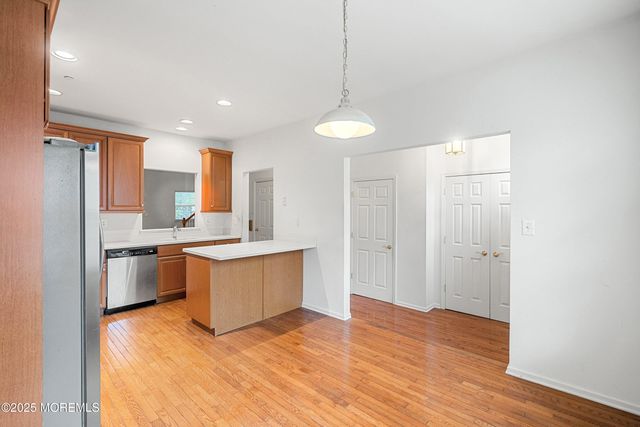 39 W Aspen Way, Aberdeen, NJ 07747