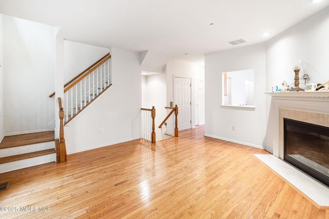 39 W Aspen Way, Aberdeen, NJ 07747