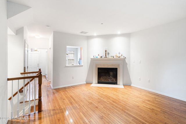 39 W Aspen Way, Aberdeen, NJ 07747