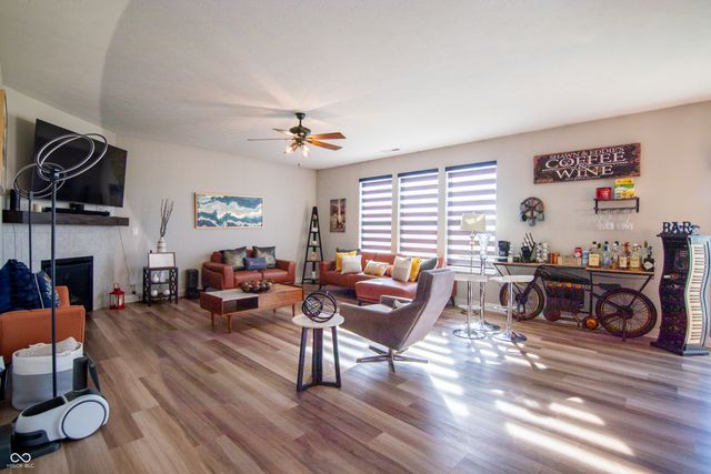 20022 Willenhall Way, Westfield, IN 46074