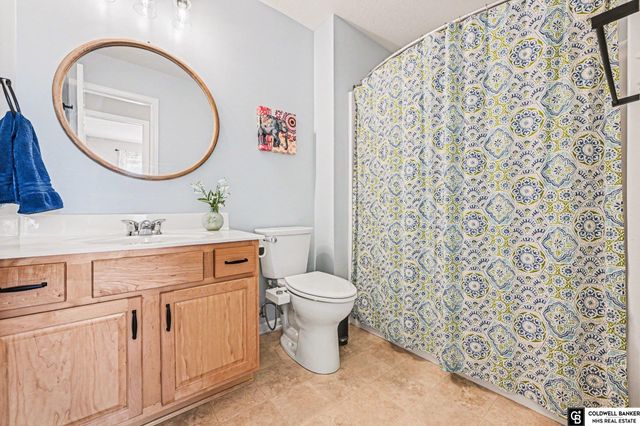 7816 S 159th Street, Omaha, NE 68136