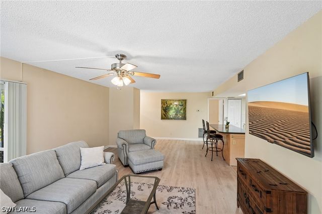 248 Palm DR 5, Naples, FL 34112