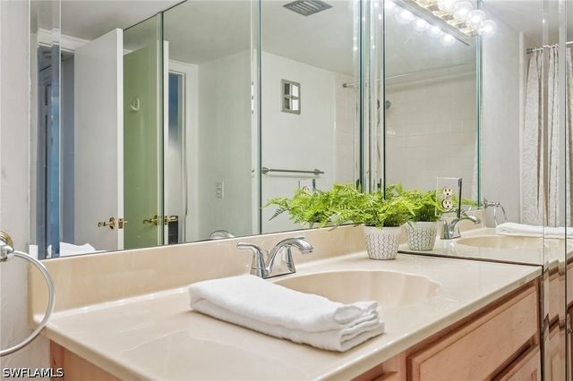 248 Palm DR 5, Naples, FL 34112