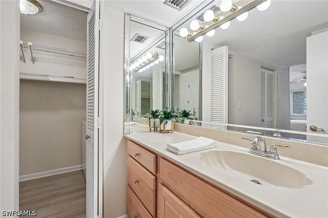 248 Palm DR 5, Naples, FL 34112