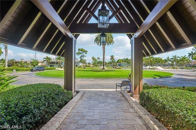 248 Palm DR 5, Naples, FL 34112