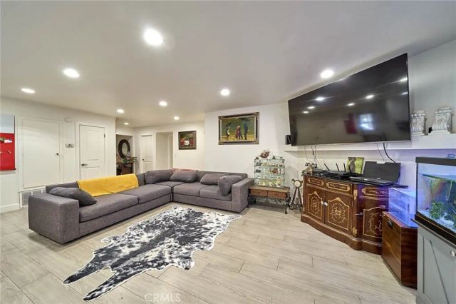 2513 W Mall Place, Anaheim, CA 92804