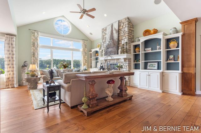 6332 Old Allegan Road, Saugatuck Twp, MI 49453