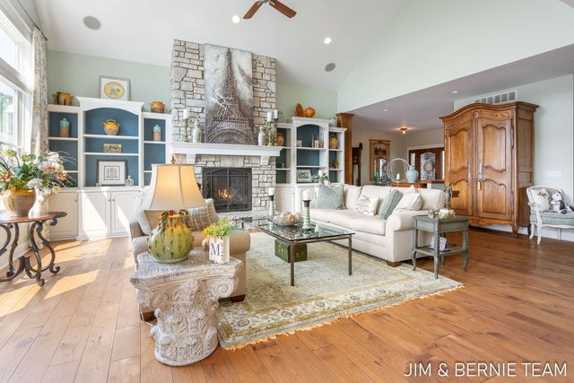 6332 Old Allegan Road, Saugatuck Twp, MI 49453