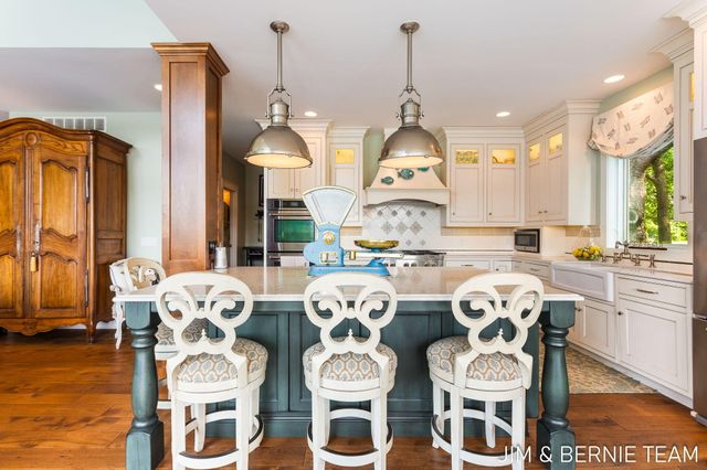 6332 Old Allegan Road, Saugatuck Twp, MI 49453