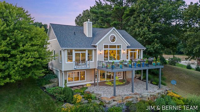 6332 Old Allegan Road, Saugatuck Twp, MI 49453