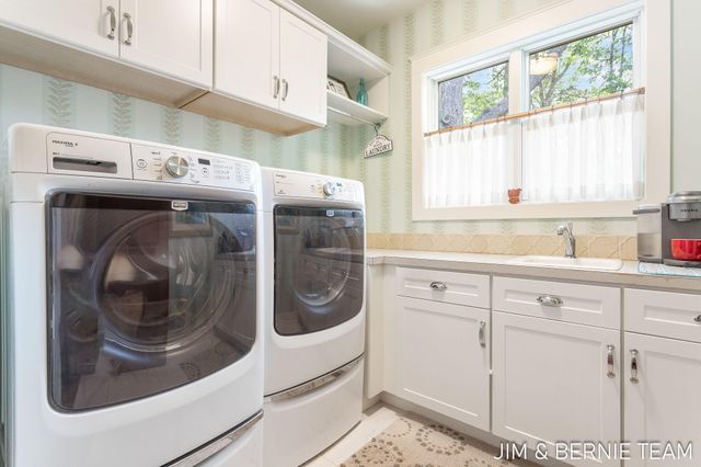 6332 Old Allegan Road, Saugatuck Twp, MI 49453