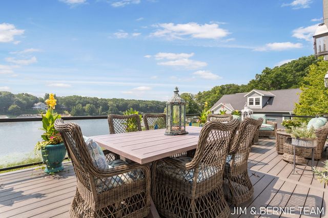 6332 Old Allegan Road, Saugatuck Twp, MI 49453