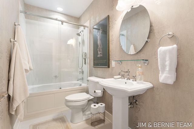 6332 Old Allegan Road, Saugatuck Twp, MI 49453