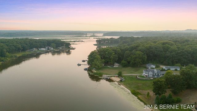 6332 Old Allegan Road, Saugatuck Twp, MI 49453