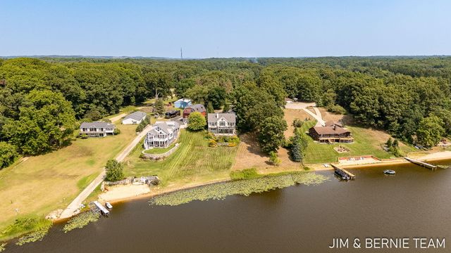 6332 Old Allegan Road, Saugatuck Twp, MI 49453