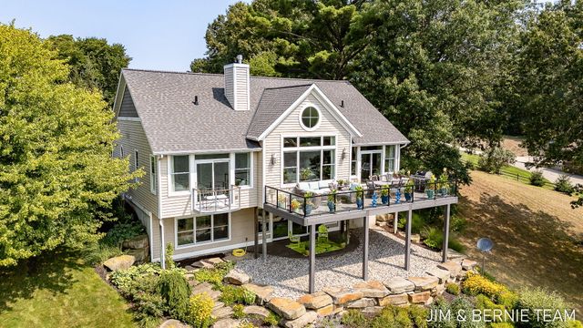 6332 Old Allegan Road, Saugatuck Twp, MI 49453