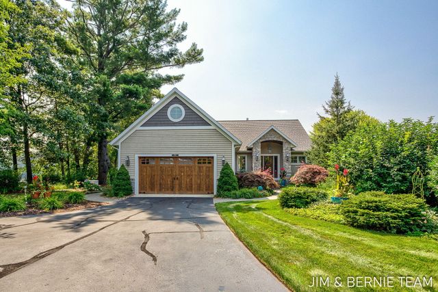 6332 Old Allegan Road, Saugatuck Twp, MI 49453