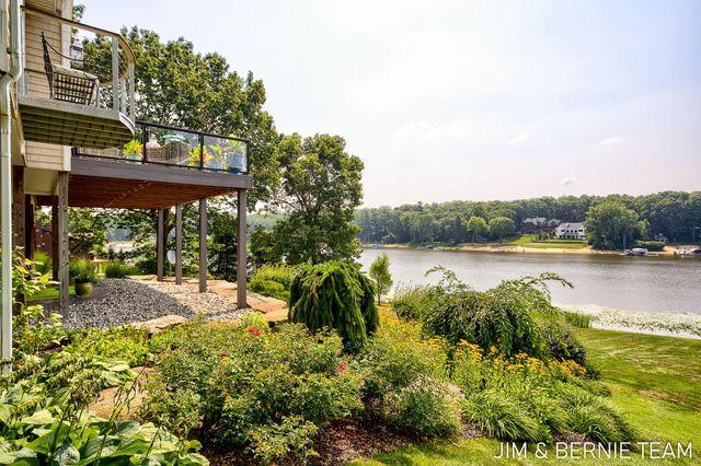 6332 Old Allegan Road, Saugatuck Twp, MI 49453