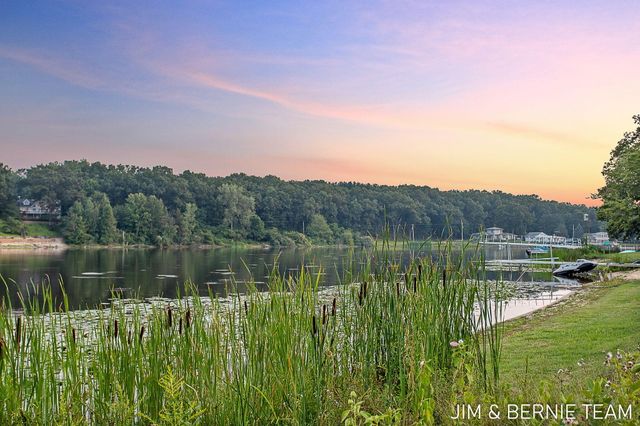 6332 Old Allegan Road, Saugatuck Twp, MI 49453