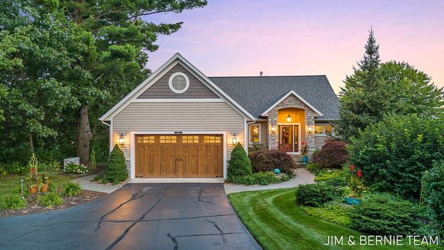 6332 Old Allegan Road, Saugatuck Twp, MI 49453