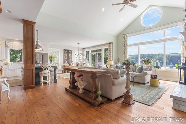 6332 Old Allegan Road, Saugatuck Twp, MI 49453