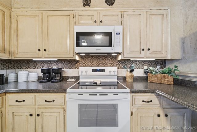 1433 Swan Drive, Bartlesville, OK 74006