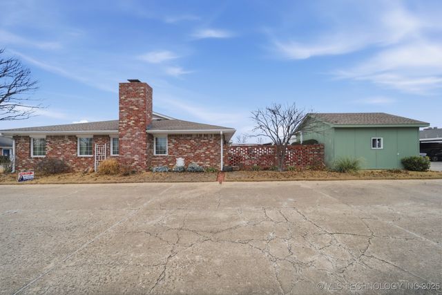 1433 Swan Drive, Bartlesville, OK 74006