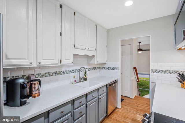 12617 GLENBROOKE WOODS DR, Herndon, VA 20171