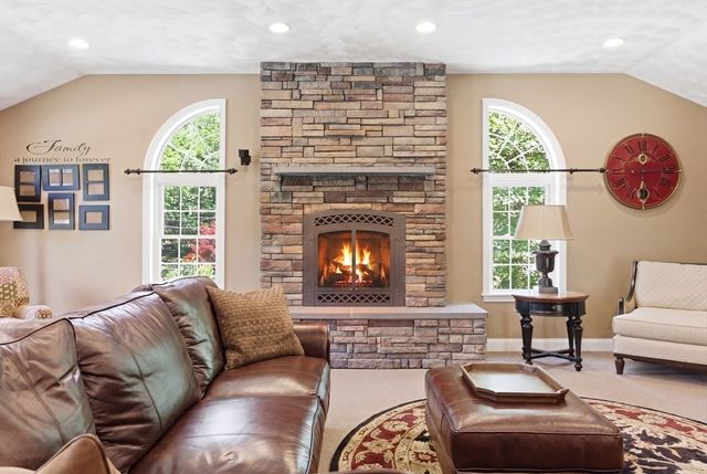 7 Parsons Lane, Billerica, MA 01821