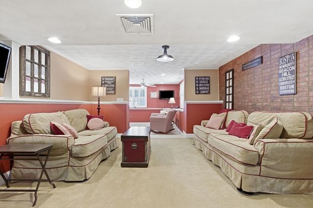 7 Parsons Lane, Billerica, MA 01821