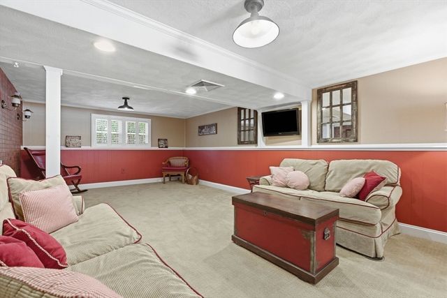 7 Parsons Lane, Billerica, MA 01821