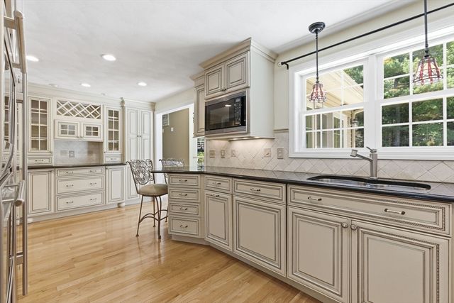 7 Parsons Lane, Billerica, MA 01821