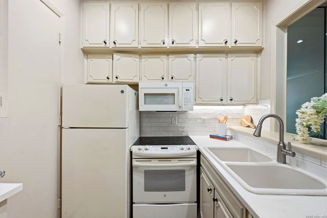 7711 Broadway Apt 7B, San Antonio, TX 78209
