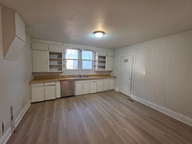 934 N National Avenue, Springfield, MO 65802