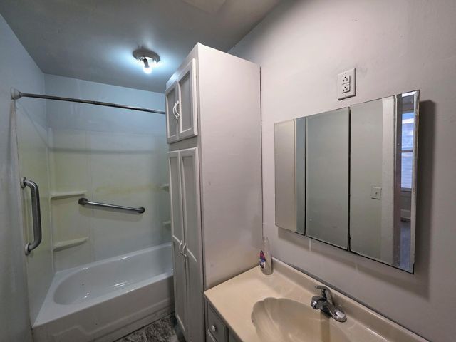 934 N National Avenue, Springfield, MO 65802