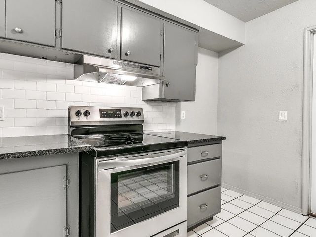 1800 N Mitchell Drive, Midwest City, OK 73110