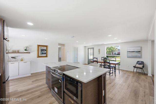 567 CRUISER Lane, Atlantic Beach, FL 32233