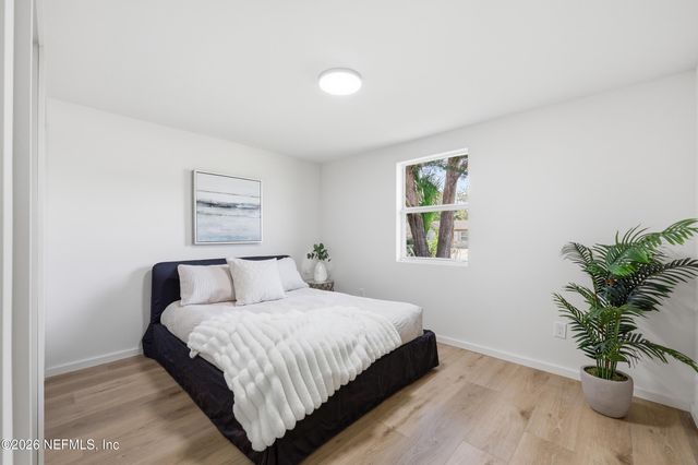 567 CRUISER Lane, Atlantic Beach, FL 32233